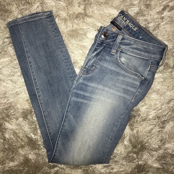 American Eagle Outfitters Denim - 🔴SOLD🔴 American Eagle Skinny Jeans women’s 4R